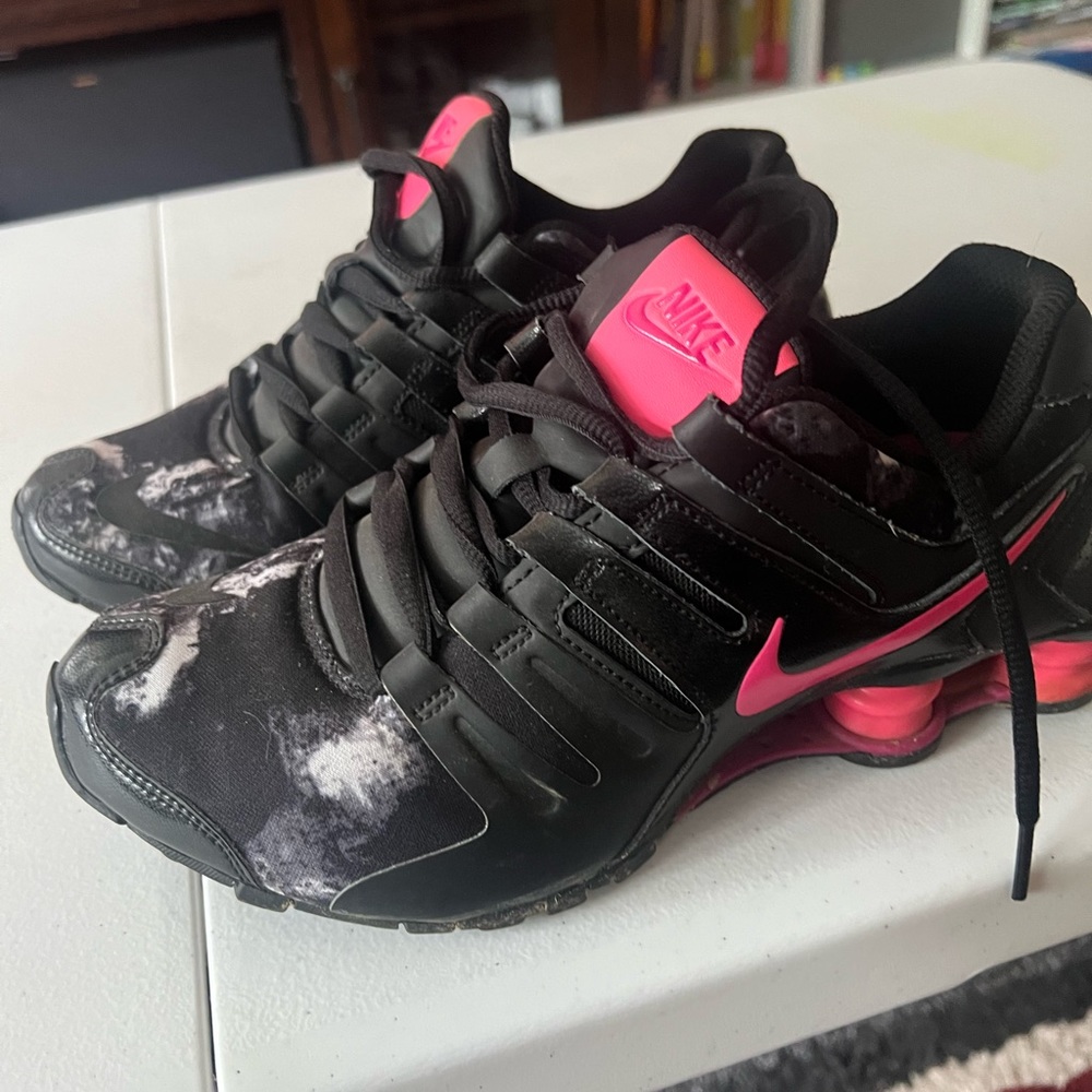 Womens Nike shocks